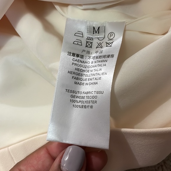 Crème coloured cocktail Dress with upper lace trim. - Picture 4 of 6